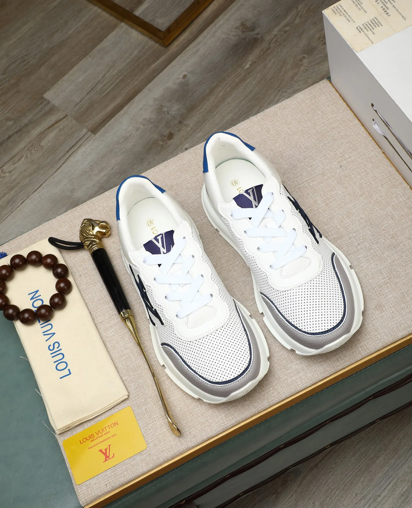 Men's shoes 💰460 📛📛【LOUIS VUITTON】Louis Vuitton official website synchronized new products 👟Milan fashion catwalk style 🇰🇾🇰🇾LV family logo, celebrity style, a must-have for fashionistas ⚠️First-layer calfskin ➕Genuine leather lining ➕Official website original version special outsole 👞Number 38-44